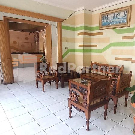 Hotel Palem 2 Syariah Malang Redpartner Exterior foto